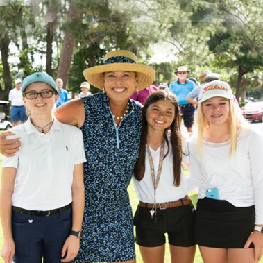 LPGA Legend Michelle McGann with local junior golfers